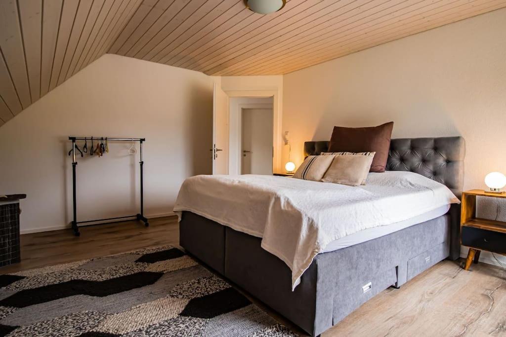 New With Breathtaking Views! *